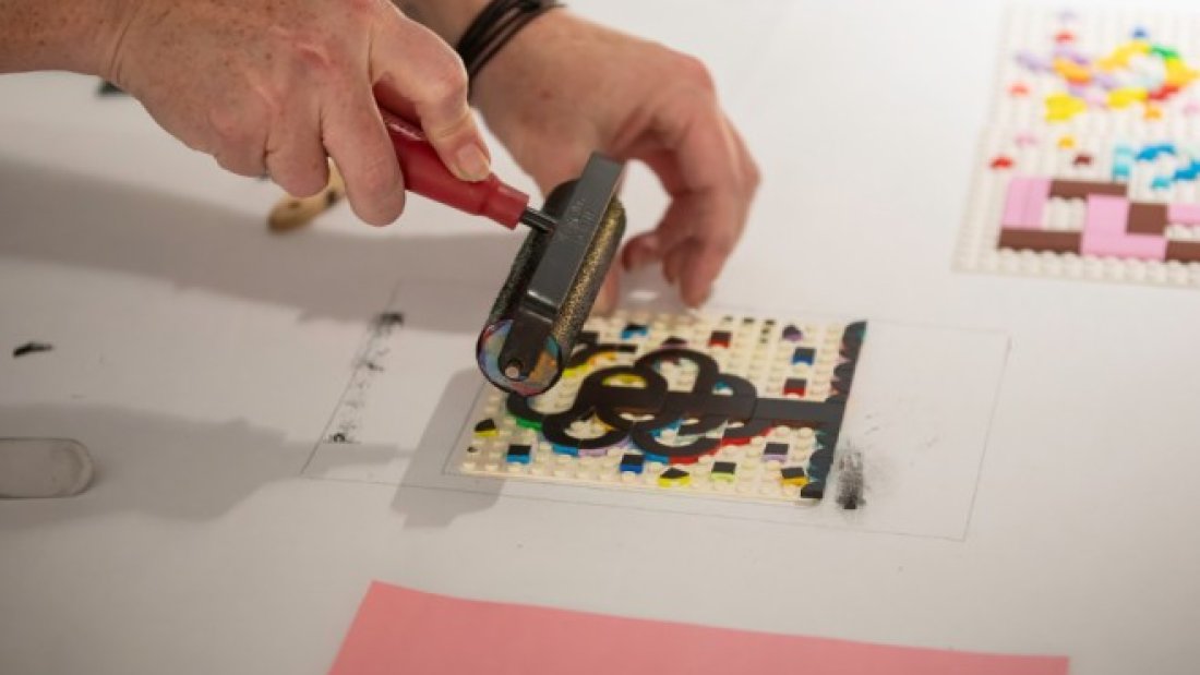 hands doing crafts