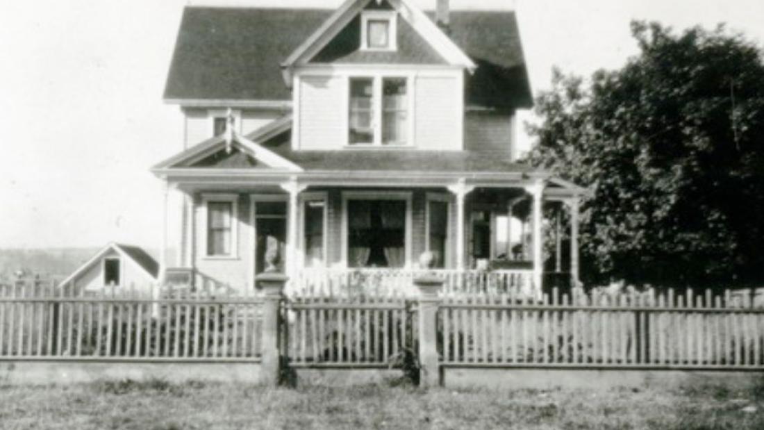 The farmhouse some time between 1890 - 1910